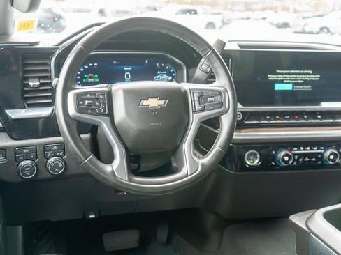 Used 2024 Chevrolet Silverado 1500 LT AWD/4WD image 13
