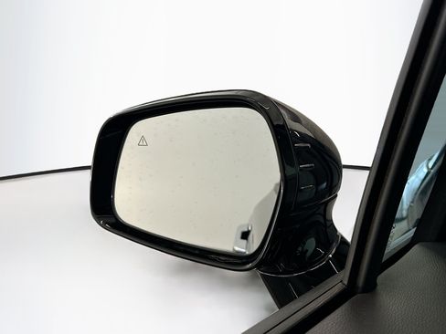 Used 2026 Kia Carnival FWD image 16