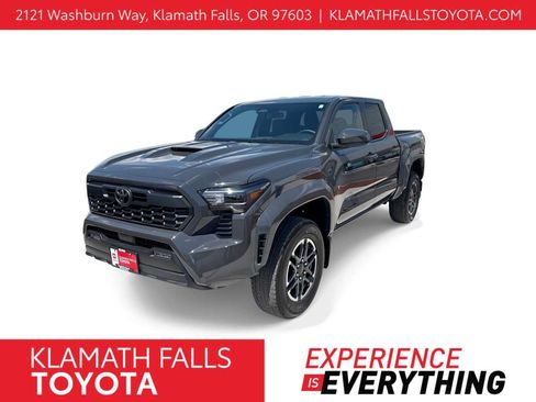 Used 2025 Toyota Tacoma TRD Sport AWD/4WD image 1