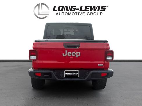 Used 2023 Jeep Gladiator Overland AWD/4WD image 5
