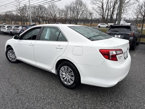 Used 2014 Toyota Camry L image 4