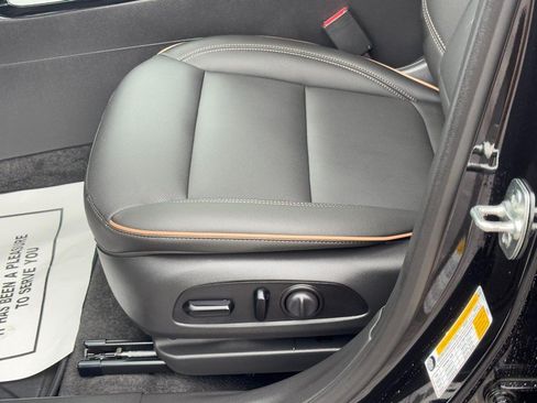Certified 2025 Buick Envista Sport Touring FWD image 16