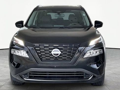 Used 2023 Nissan Rogue SV w/ SV Premium B Package FWD image 2