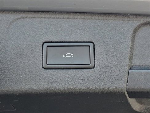 Used 2024 Volkswagen Atlas Peak Edition SEL image 33