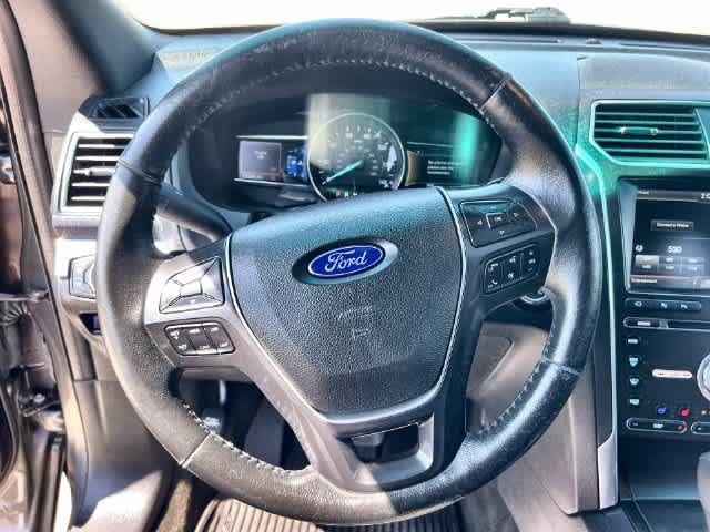 Used 2016 Ford Explorer Limited w/ Equipment Group 301A FWD image 17