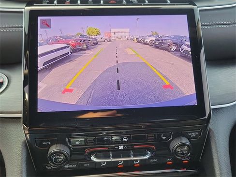 New 2025 Jeep Grand Cherokee Limited image 28