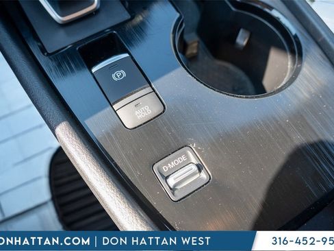 Used 2023 Nissan Rogue SV image 11