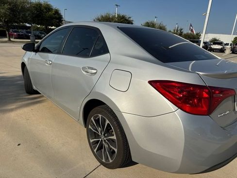 Used 2018 Toyota Corolla SE FWD image 4