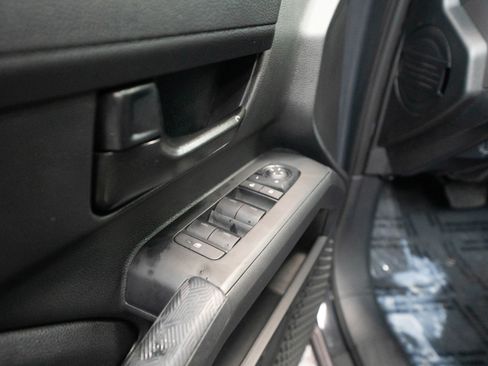 Certified 2025 Toyota Tacoma SR5 image 8