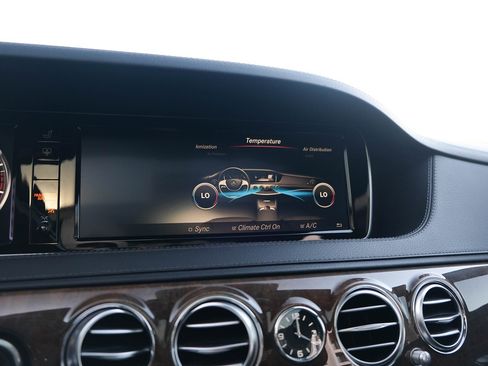 Used 2015 Mercedes-Benz S 550 Sedan image 36