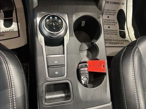 Certified 2025 Ford Escape Platinum AWD/4WD image 3