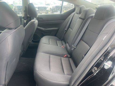 Used 2025 Nissan Altima 2.5 SV FWD image 16