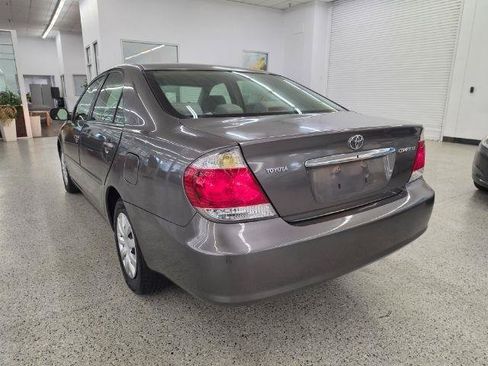 Used 2005 Toyota Camry FWD image 6