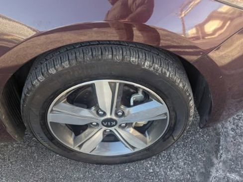 Used 2018 Kia Forte LX w/ LX Popular Package image 11