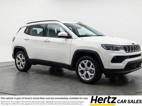 Used 2025 Jeep Compass Latitude image 1