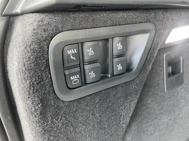 Used 2027 BMW X7 xDrive40i w/ M Sport Package AWD/4WD image 21