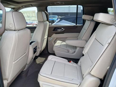 New 2026 GMC Yukon XL Denali w/ Sun & Power Step Package AWD/4WD image 16