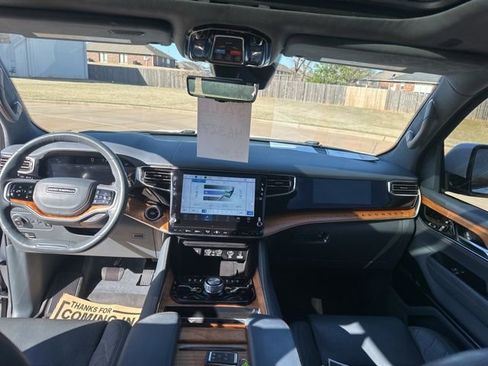 Used 2022 Jeep Grand Wagoneer Series III w/ Rear Seat Video Group 1 AWD/4WD image 25
