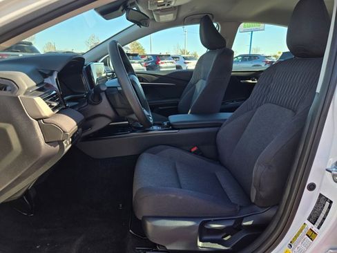 Used 2025 Toyota Camry LE image 23