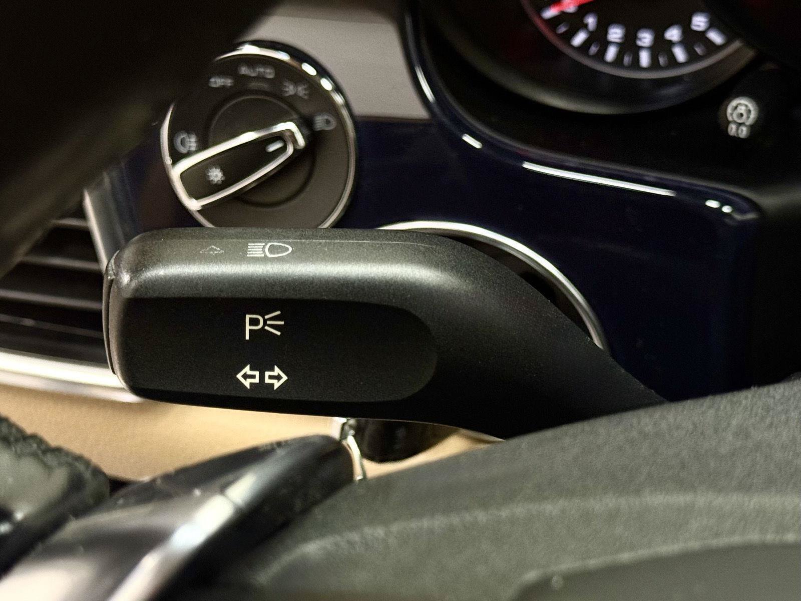 Used 2015 Porsche Panamera 4S AWD/4WD image 19