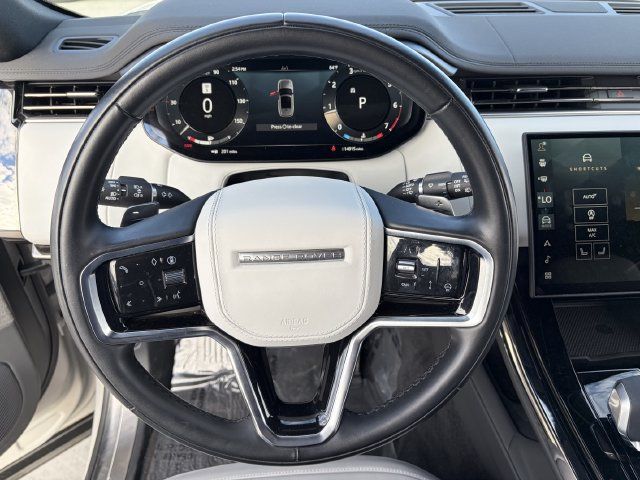 Used 2025 Land Rover Range Rover Sport SE AWD/4WD image 10