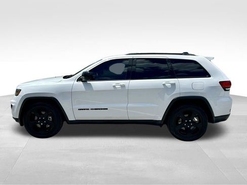 Used 2021 Jeep Grand Cherokee Freedom Edition RWD image 9