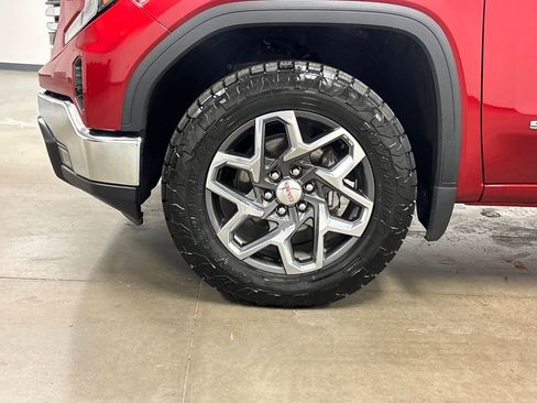 Used 2024 GMC Sierra 1500 SLT w/ SLT Convenience Package image 9