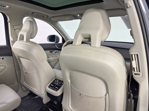 Used 2020 Volvo XC90 T6 Momentum image 35