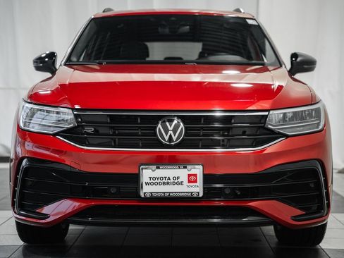 Used 2024 Volkswagen Tiguan SE R-Line image 2