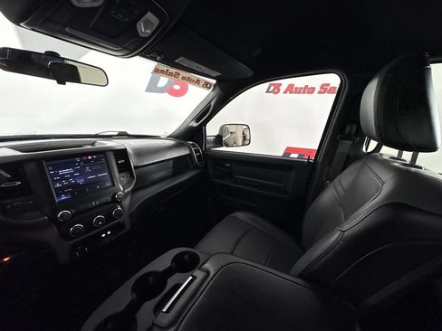 Used 2022 RAM 2500 Tradesman w/ Chrome Appearance Group AWD/4WD image 32