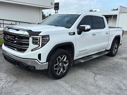 Used 2024 GMC Sierra 1500 SLT w/ SLT Premium Plus Package AWD/4WD image 3