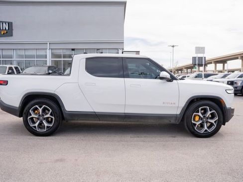 Used 2022 Rivian R1T Adventure image 4