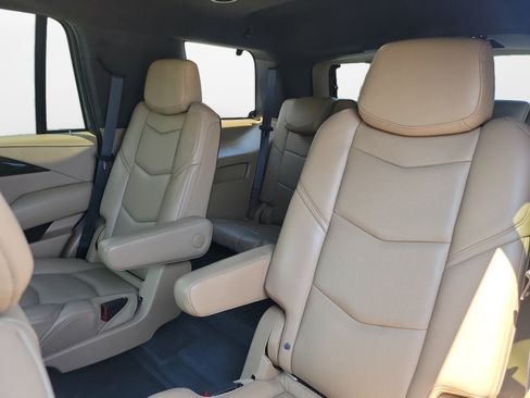 Used 2019 Cadillac Escalade Platinum AWD/4WD image 15