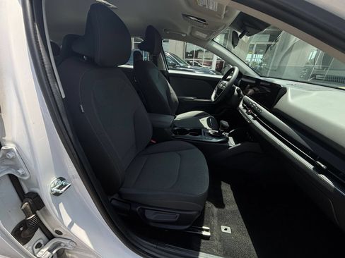 Used 2025 Kia K4 FWD image 36