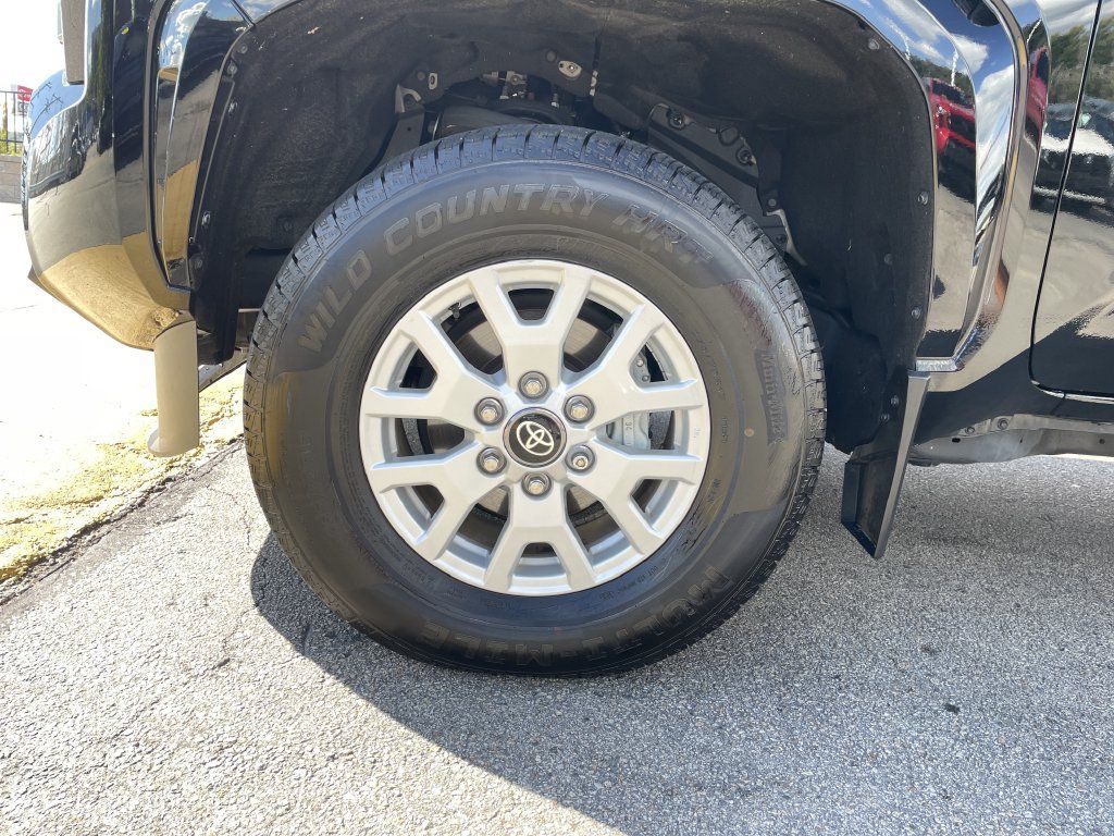 Used 2024 Toyota Tacoma SR5 AWD/4WD image 9