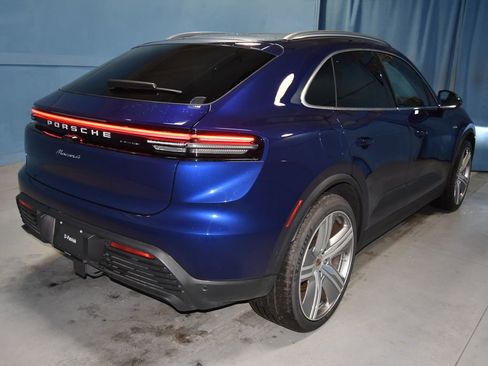 Used 2024 Porsche Macan 4 Electric image 26