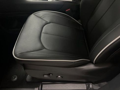 New 2026 Chrysler Pacifica Limited w/ S Appearance Package image 9