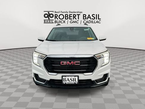 Used 2023 GMC Terrain SLE w/ Driver Convenience Package AWD/4WD image 3