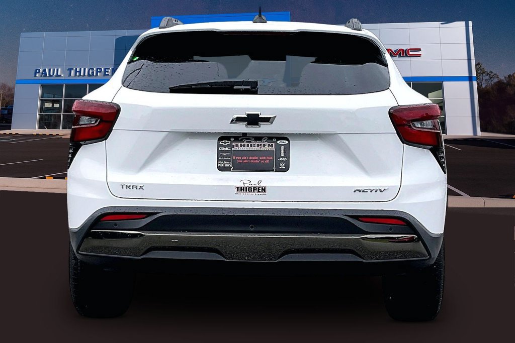 New 2026 Chevrolet Trax ACTIV w/ Sunroof Package FWD image 5