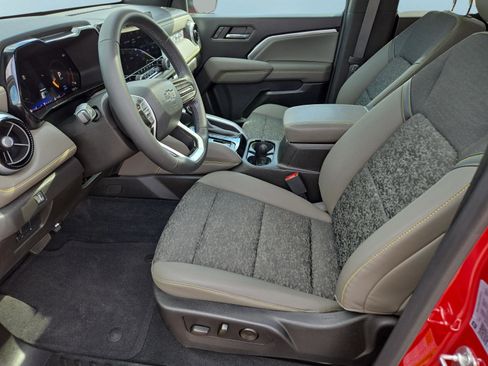 Certified 2024 Chevrolet Colorado ZR2 w/ Technology Package image 15