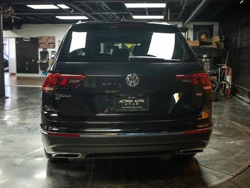 Used 2018 Volkswagen Tiguan SE w/ Panoramic Sunroof Package FWD image 6