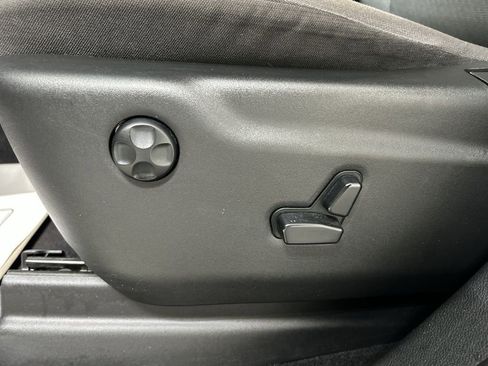 Used 2020 Jeep Grand Cherokee Laredo image 10