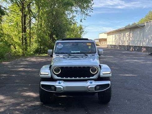Used 2024 Jeep Wrangler High Altitude AWD/4WD image 2
