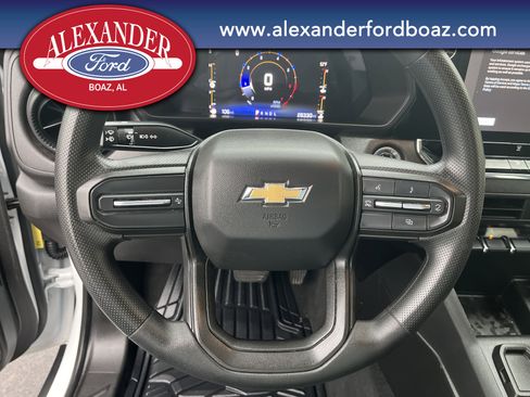 Used 2023 Chevrolet Colorado W/T image 18