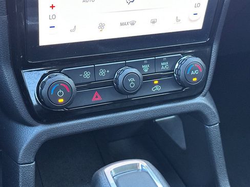 New 2025 Ford Ranger XLT w/ Equipment Group 301A High image 19