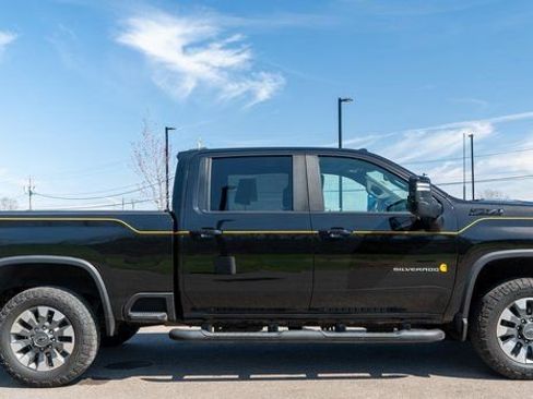 Used 2021 Chevrolet Silverado 2500 LTZ w/ Carhartt Edition AWD/4WD image 5
