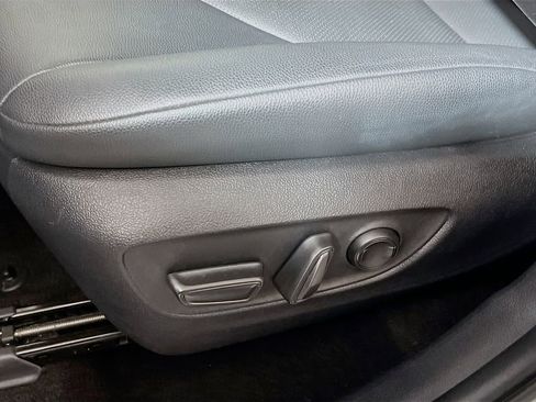 Certified 2025 Toyota Grand Highlander AWD image 18