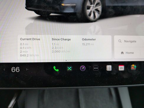 Used 2024 Tesla Model Y 2WD image 21