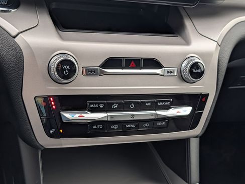 Used 2022 Ford Explorer XLT w/ Equipment Group 202A image 23