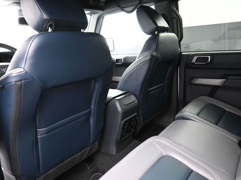 Used 2023 Ford Bronco Outer Banks image 2